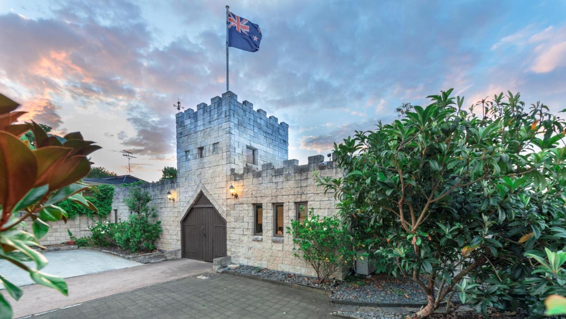 Unique Castle In Auckland Villa Екстериор снимка