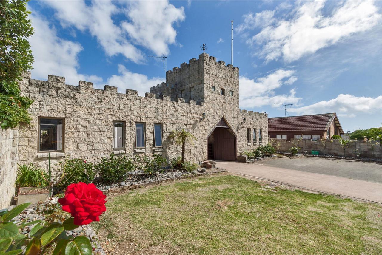 Unique Castle In Auckland Villa Екстериор снимка